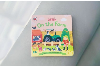 Little World : On The Farm (A Push-and-Pull Adventure)