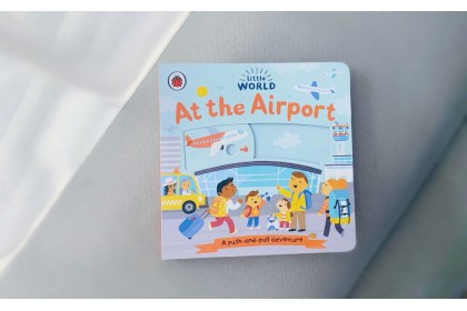 Little World : At The Airport (A Push-and-Pull Adventure)